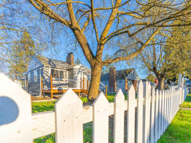 3614 N Madison St, Spokane, WA 99205