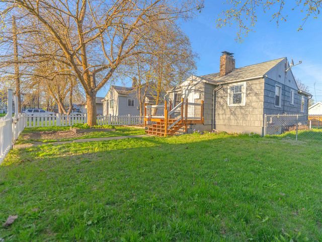 3614 N Madison St, Spokane, WA 99205