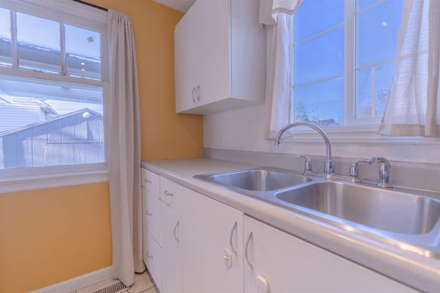 3614 N Madison St, Spokane, WA 99205