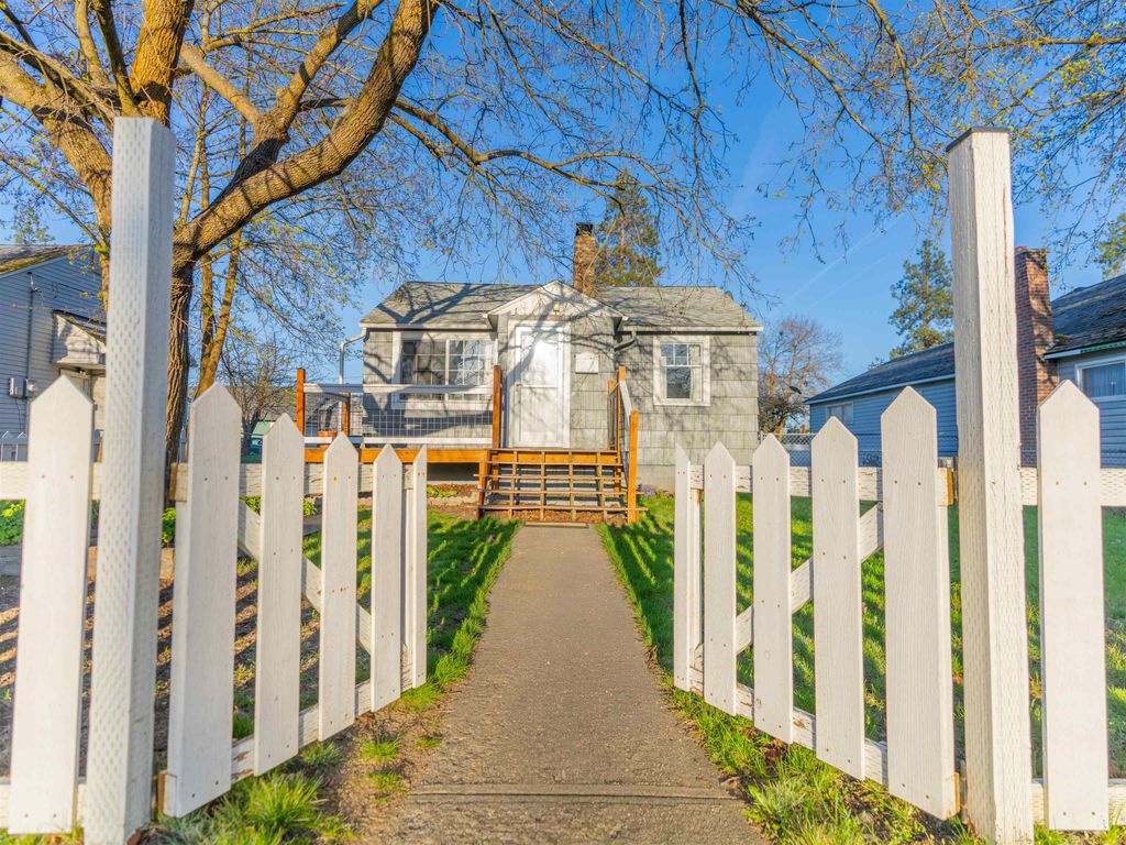 3614 N Madison St, Spokane, WA 99205
