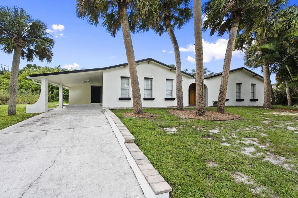 4687 N Old Dixie Highway, Fort Pierce, FL 34946