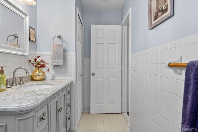 43674 Christopher Court, Canton Charter Township, MI 48188