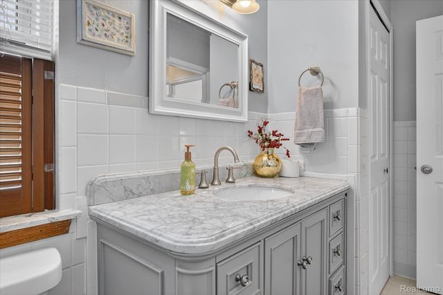 43674 Christopher Court, Canton Charter Township, MI 48188