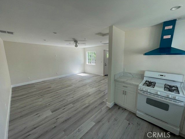 7019 Geyser Avenue, Reseda (los Angeles), CA 91335