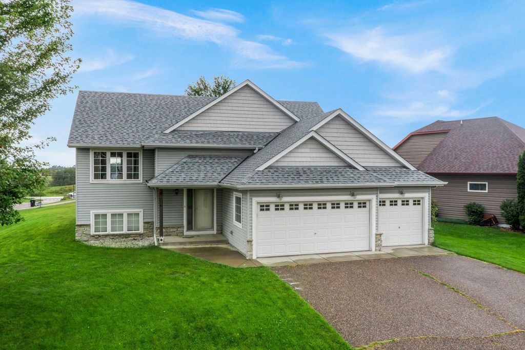 1337 Eagle Court, New Richmond, WI 54017