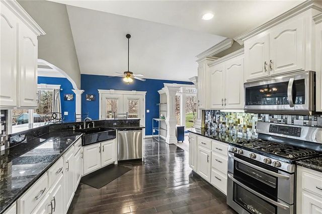 1101 Pebble Beach Drive, Lansing, KS 66043