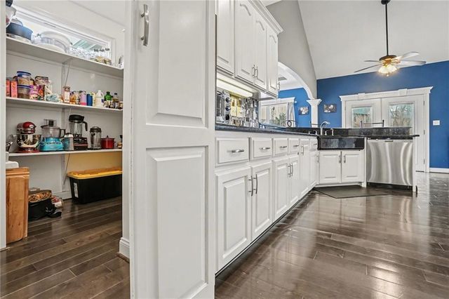 1101 Pebble Beach Drive, Lansing, KS 66043