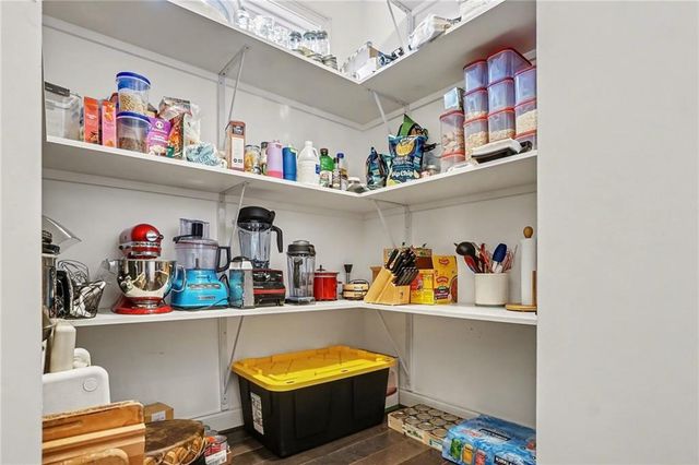 1101 Pebble Beach Drive, Lansing, KS 66043