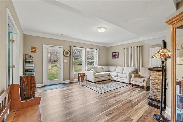 1101 Pebble Beach Drive, Lansing, KS 66043