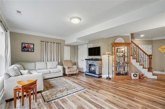 1101 Pebble Beach Drive, Lansing, KS 66043