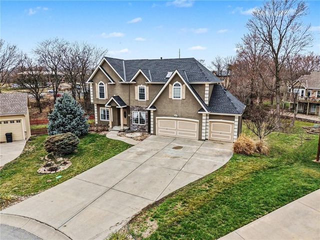 1101 Pebble Beach Drive, Lansing, KS 66043