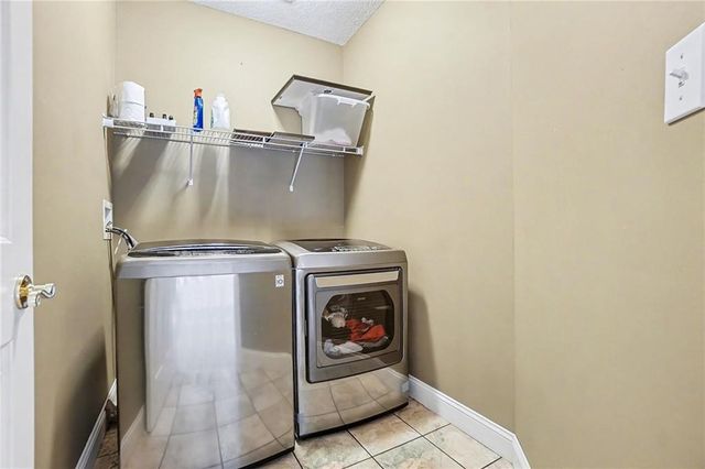 1101 Pebble Beach Drive, Lansing, KS 66043