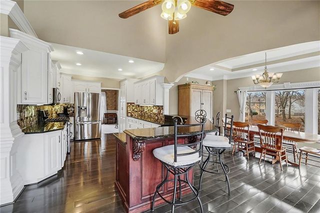 1101 Pebble Beach Drive, Lansing, KS 66043