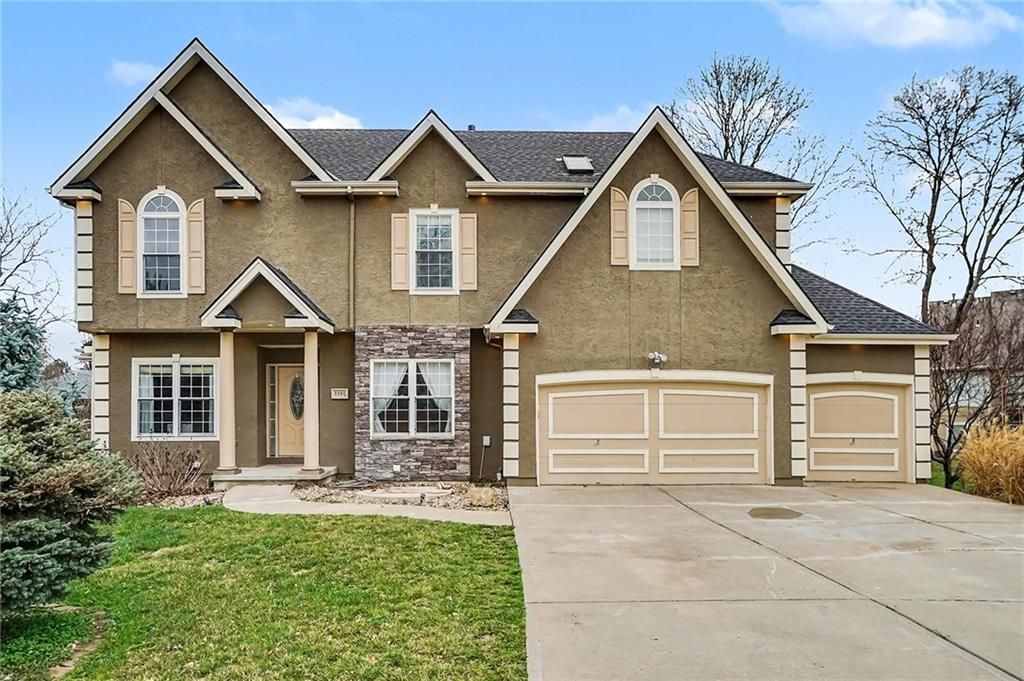 1101 Pebble Beach Drive, Lansing, KS 66043