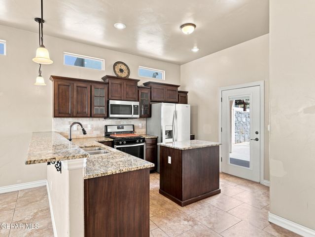 136 TUSCAN RIDGE Circle, Sunland Park, NM 88008
