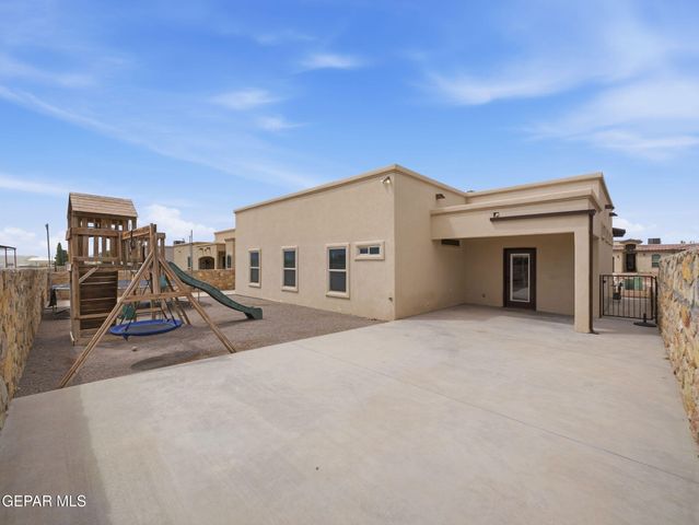 136 TUSCAN RIDGE Circle, Sunland Park, NM 88008