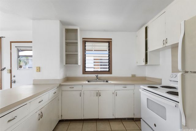 84-570 Farrington Highway D, Waianae, HI 96792