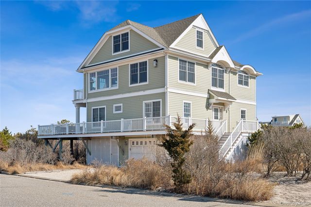 902 Dune Road, Westhampton Dunes, NY 11978