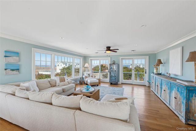 902 Dune Road, Westhampton Dunes, NY 11978