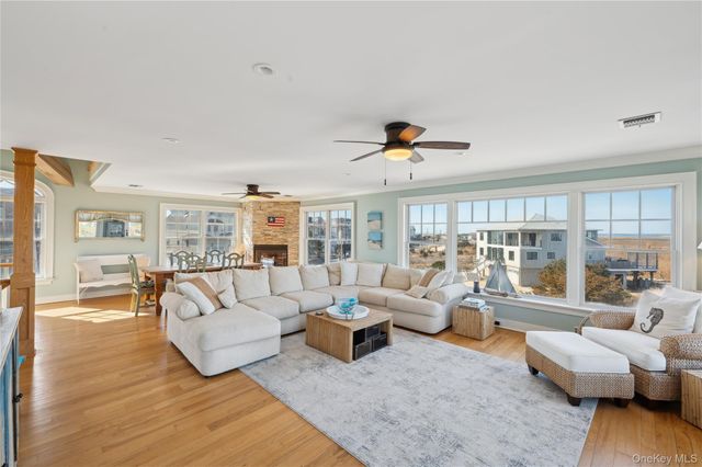 902 Dune Road, Westhampton Dunes, NY 11978