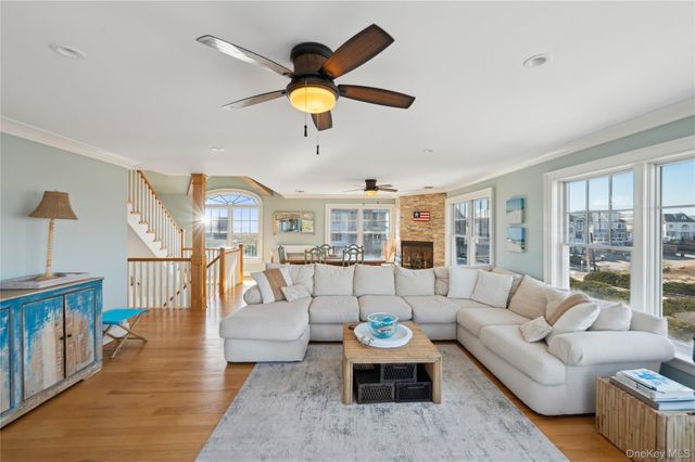902 Dune Road, Westhampton Dunes, NY 11978