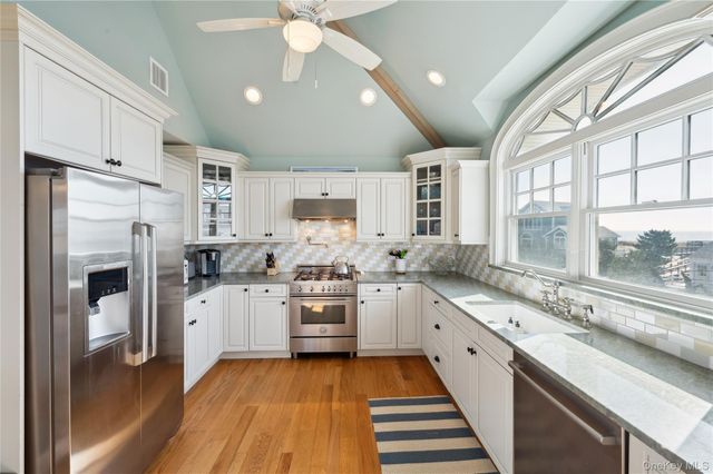 902 Dune Road, Westhampton Dunes, NY 11978