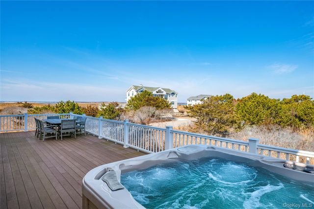 902 Dune Road, Westhampton Dunes, NY 11978
