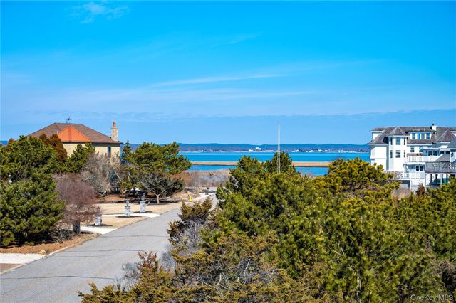 902 Dune Road, Westhampton Dunes, NY 11978