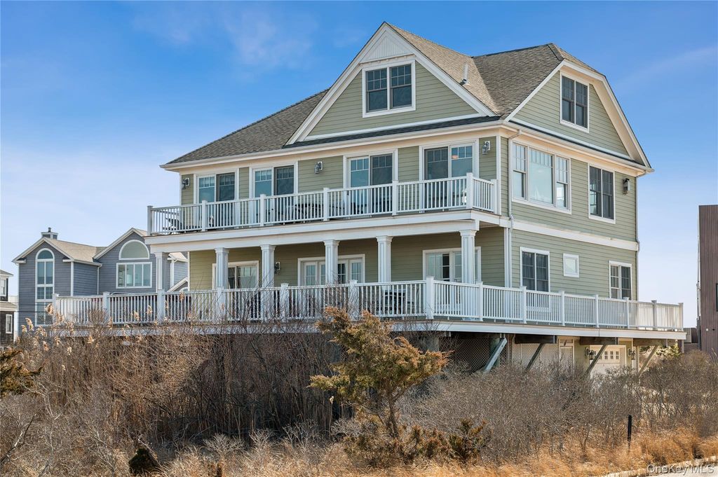 902 Dune Road, Westhampton Dunes, NY 11978