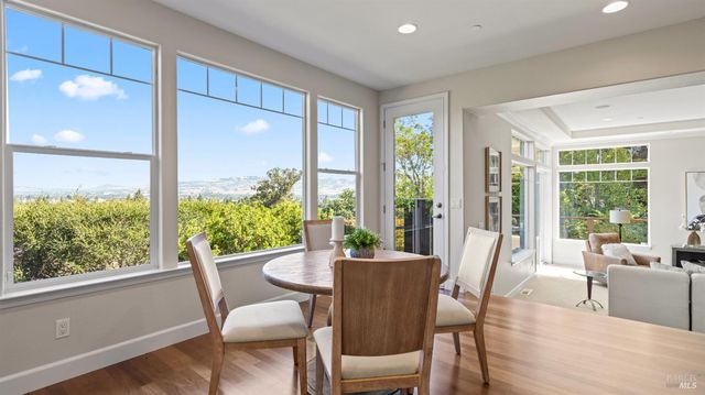 23 Pinnacle Dr, Petaluma, CA 94952