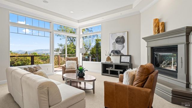 23 Pinnacle Dr, Petaluma, CA 94952