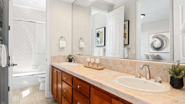 23 Pinnacle Dr, Petaluma, CA 94952