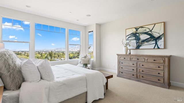 23 Pinnacle Dr, Petaluma, CA 94952