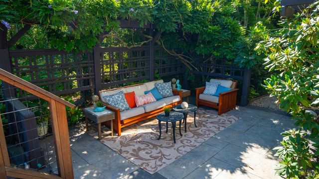 23 Pinnacle Dr, Petaluma, CA 94952