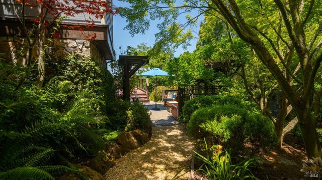 23 Pinnacle Dr, Petaluma, CA 94952