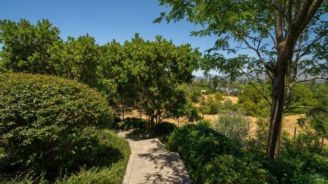 23 Pinnacle Dr, Petaluma, CA 94952