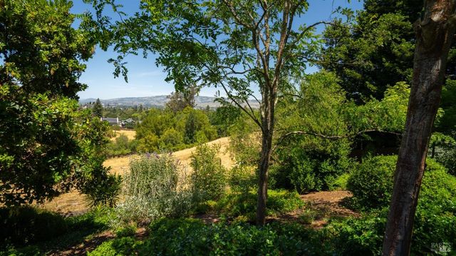 23 Pinnacle Dr, Petaluma, CA 94952