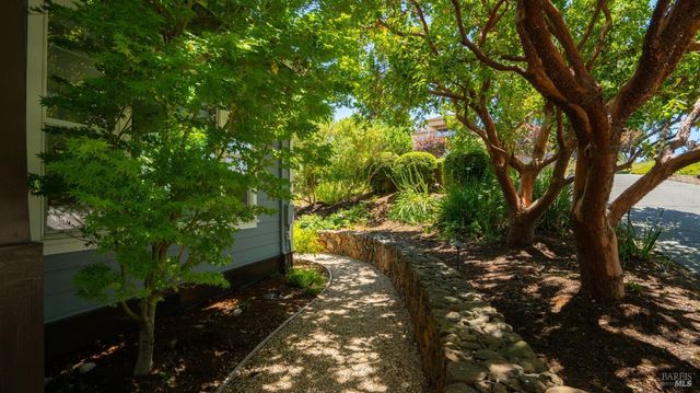 23 Pinnacle Dr, Petaluma, CA 94952