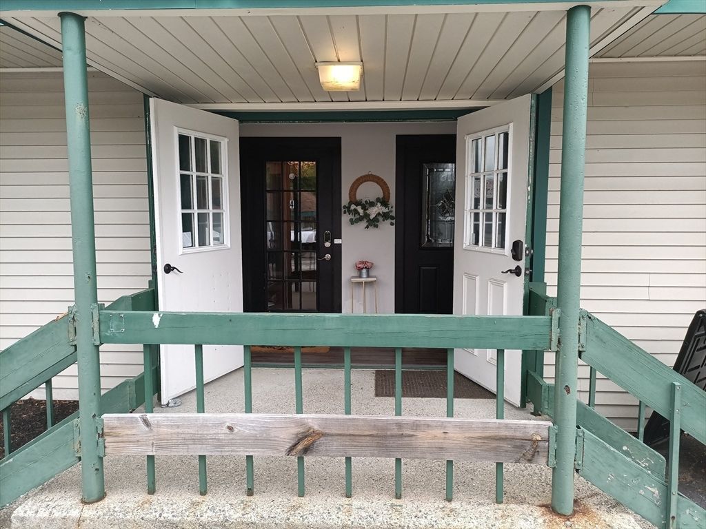 71 Main Street 4, Sturbridge, MA 01566