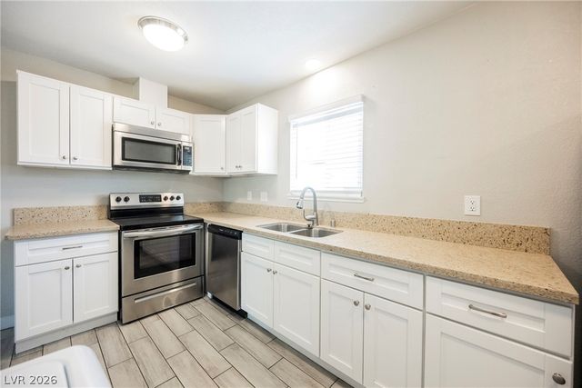 135 Greenbriar Townhouse Way, Las Vegas, NV 89121