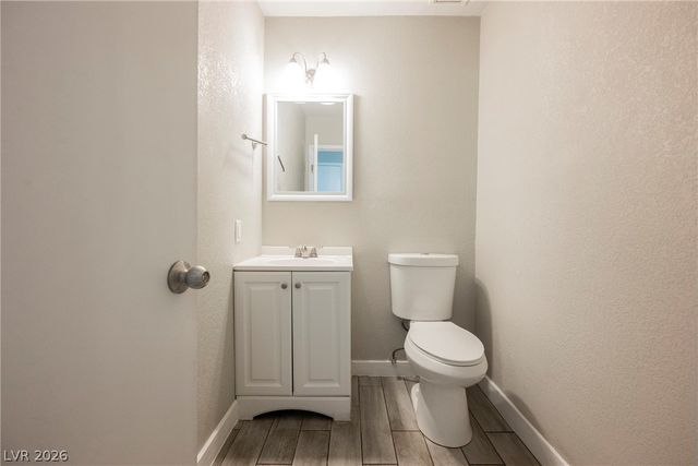 135 Greenbriar Townhouse Way, Las Vegas, NV 89121