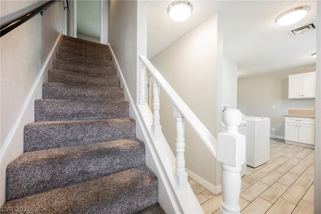 135 Greenbriar Townhouse Way, Las Vegas, NV 89121