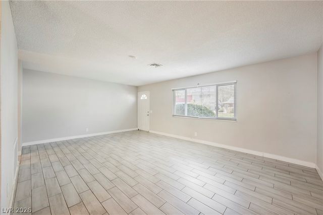 135 Greenbriar Townhouse Way, Las Vegas, NV 89121