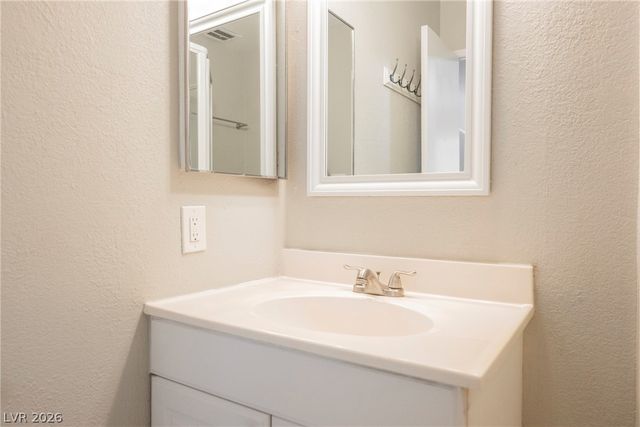 135 Greenbriar Townhouse Way, Las Vegas, NV 89121