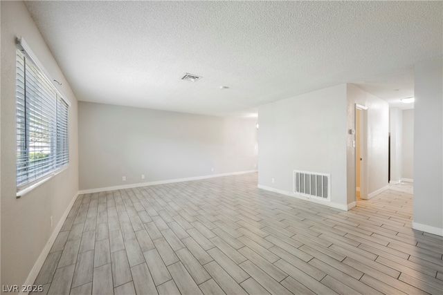 135 Greenbriar Townhouse Way, Las Vegas, NV 89121