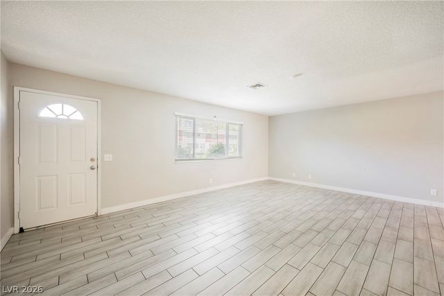135 Greenbriar Townhouse Way, Las Vegas, NV 89121