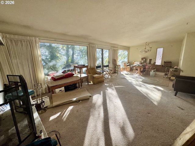 4230 Sw HEWETT Blvd, Portland, OR 97221