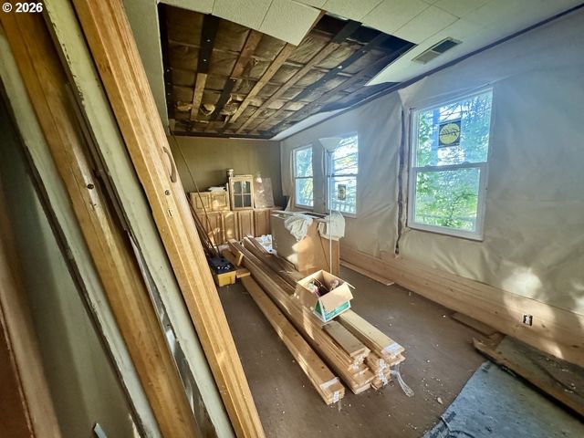 4230 Sw HEWETT Blvd, Portland, OR 97221