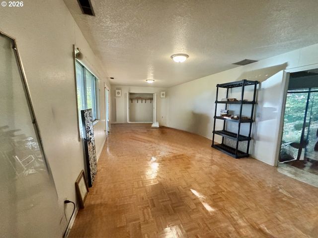 4230 Sw HEWETT Blvd, Portland, OR 97221