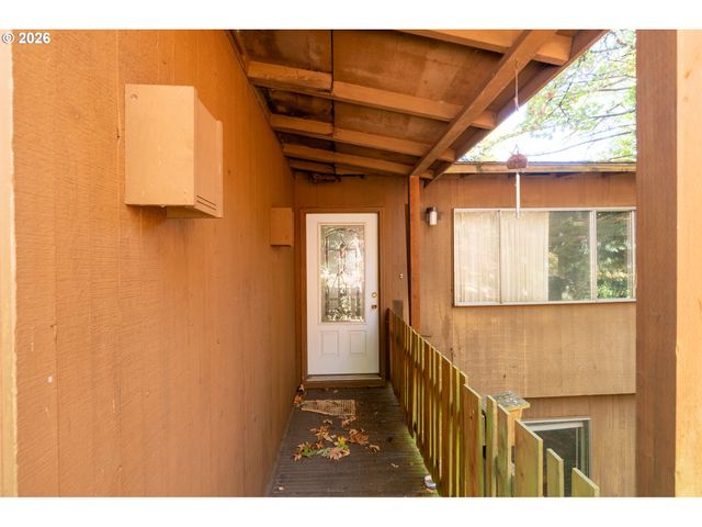 4230 Sw HEWETT Blvd, Portland, OR 97221
